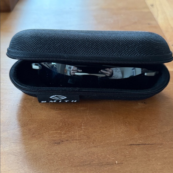 Smith Women’s Sunglasses - Picture 9 of 9